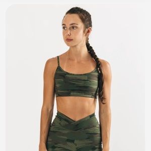 Alphalete Surface Limitless Sports Bra